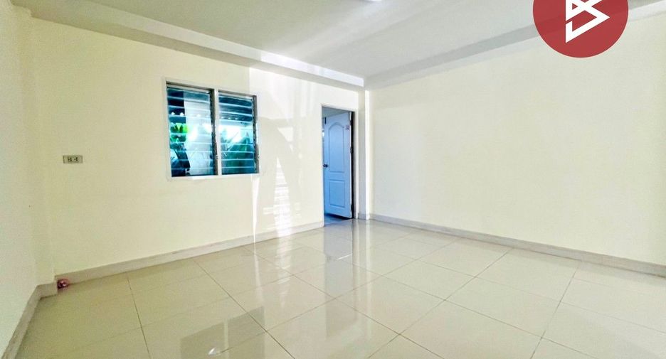 Casa adosada en venta de 4 habitaciones en Thung Khru, Bangkok