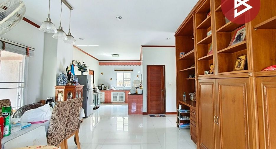 For sale 4 bedrooms house in Mueang Chanthaburi, Chanthaburi
