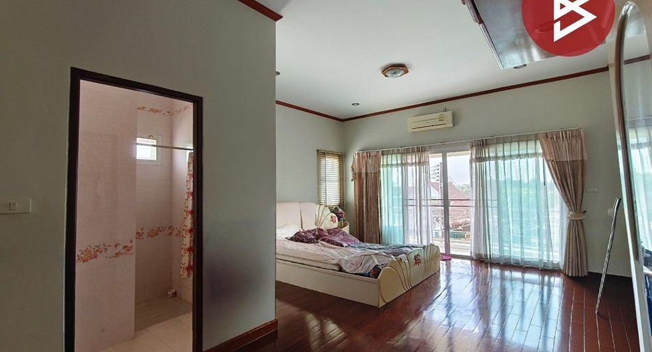 For sale 4 bedrooms house in Mueang Chanthaburi, Chanthaburi