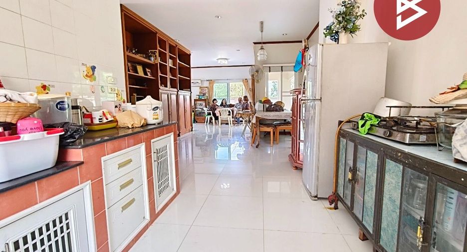 For sale 4 bedrooms house in Mueang Chanthaburi, Chanthaburi