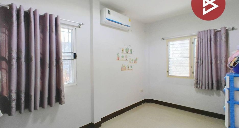 For sale 3 bedrooms townhouse in Si Racha, Chonburi