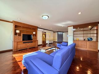 For rent 2 bedrooms apartment in Watthana, Bangkok