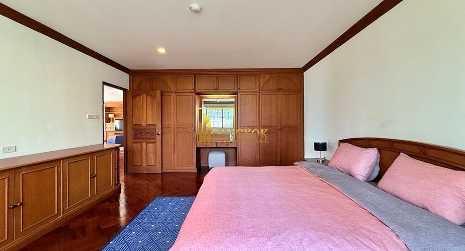 For rent 2 bedrooms apartment in Watthana, Bangkok