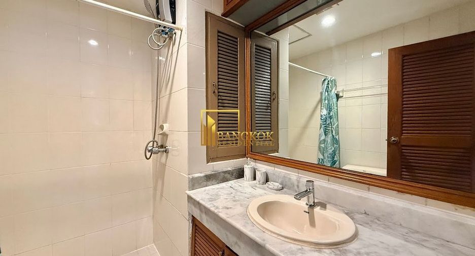 For rent 2 bedrooms apartment in Watthana, Bangkok