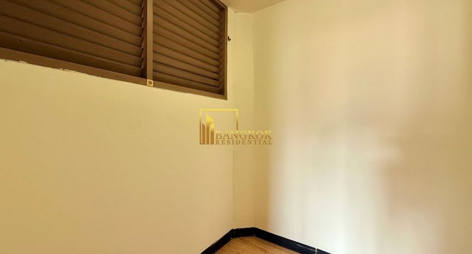 For rent 2 bedrooms apartment in Watthana, Bangkok