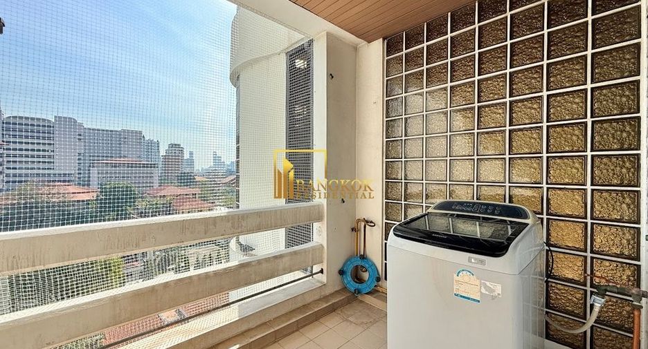 For rent 2 bedrooms apartment in Watthana, Bangkok