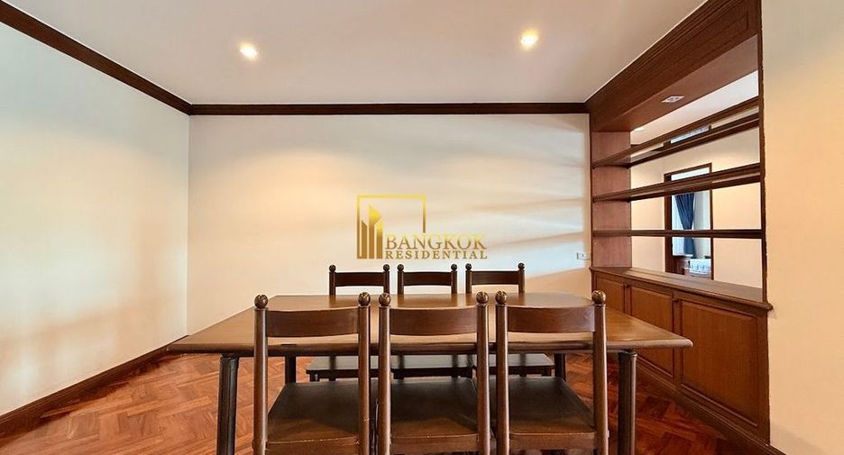 For rent 2 bedrooms apartment in Watthana, Bangkok