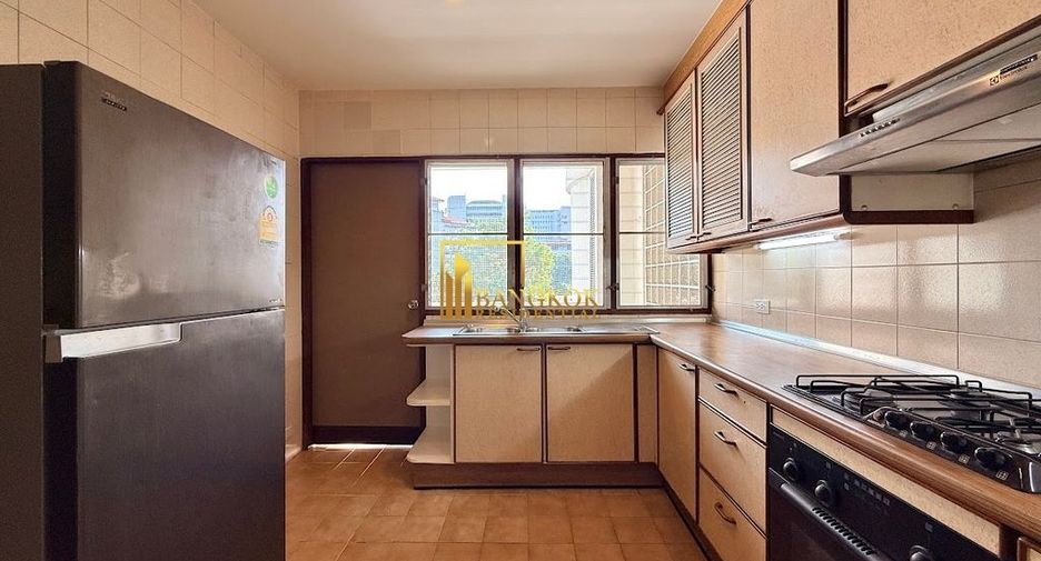 For rent 2 bedrooms apartment in Watthana, Bangkok