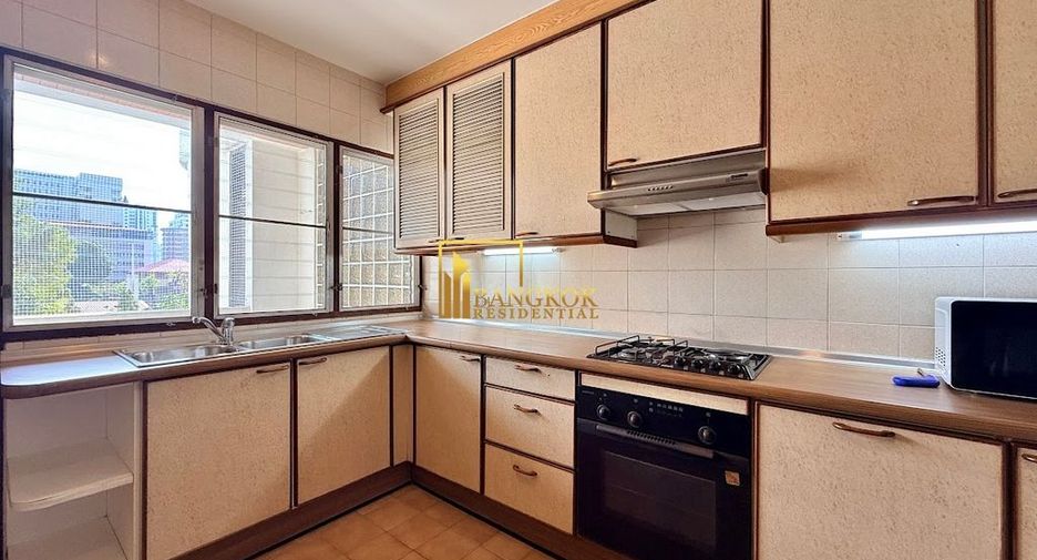 For rent 2 bedrooms apartment in Watthana, Bangkok
