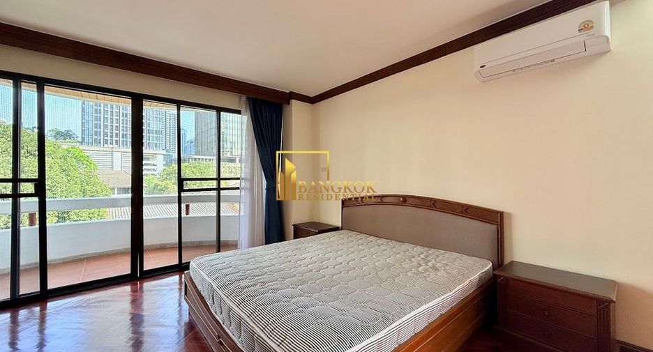 For rent 2 bedrooms apartment in Watthana, Bangkok