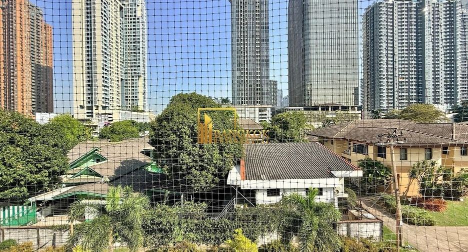 For rent 2 bedrooms apartment in Watthana, Bangkok