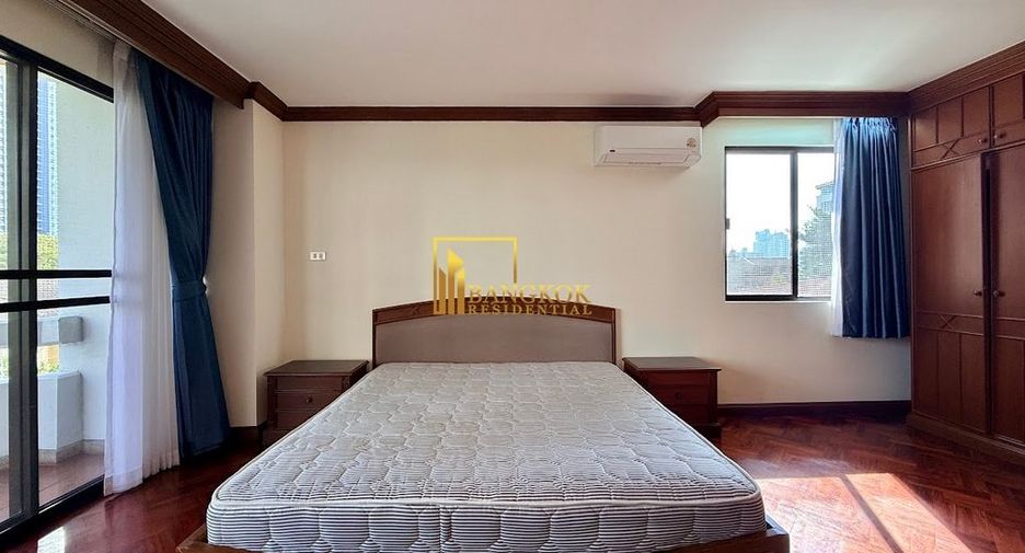For rent 2 bedrooms apartment in Watthana, Bangkok