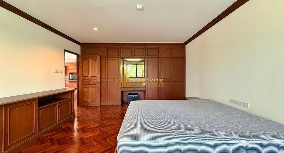 For rent 2 bedrooms apartment in Watthana, Bangkok