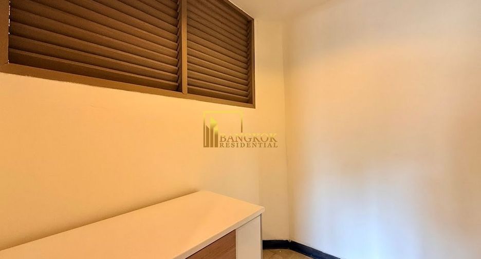 For rent 2 bedrooms apartment in Watthana, Bangkok
