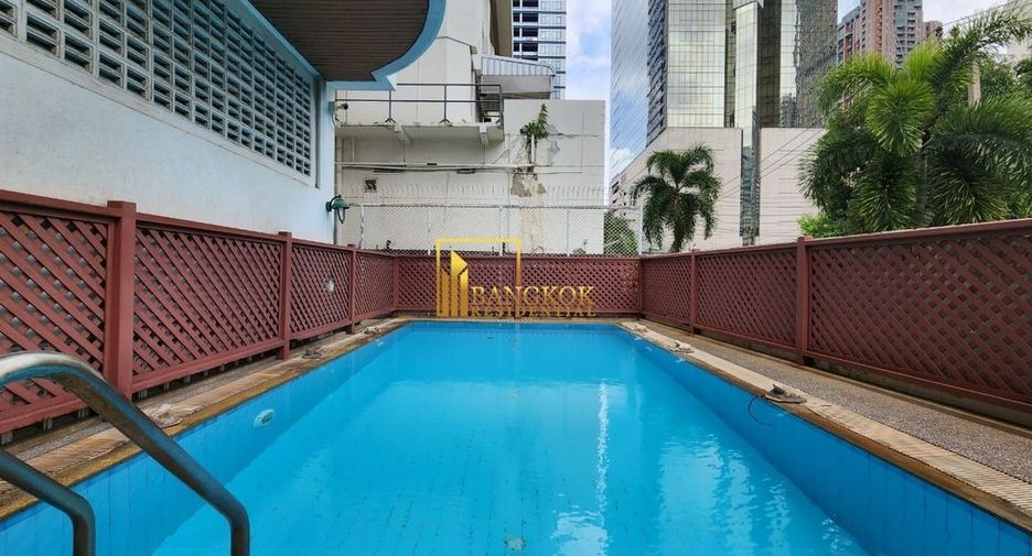 For rent 2 bedrooms apartment in Watthana, Bangkok