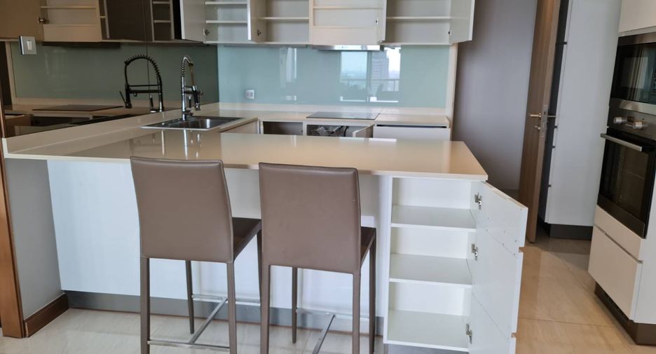 For rent そして for sale 4 ベッドルーム condo in Watthana, Bangkok