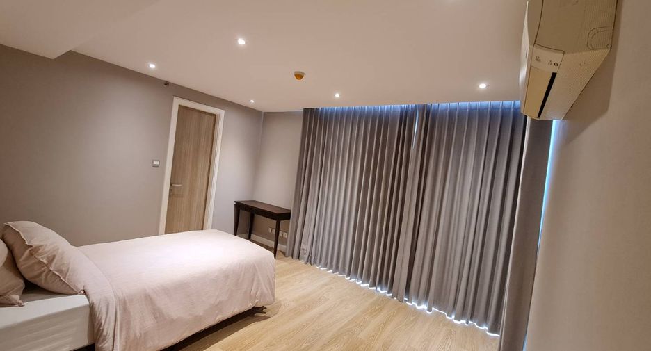 For rent そして for sale 4 ベッドルーム condo in Watthana, Bangkok