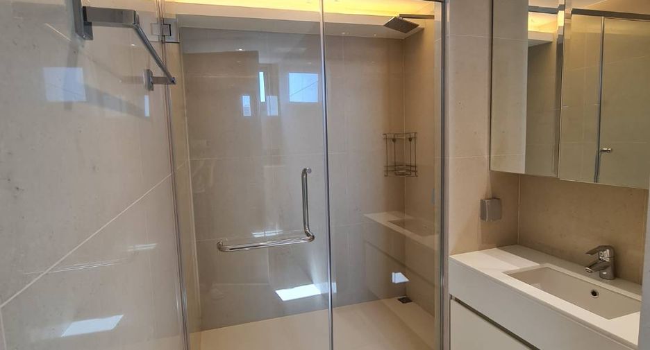 For rent そして for sale 4 ベッドルーム condo in Watthana, Bangkok