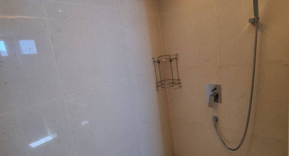 For rent そして for sale 4 ベッドルーム condo in Watthana, Bangkok