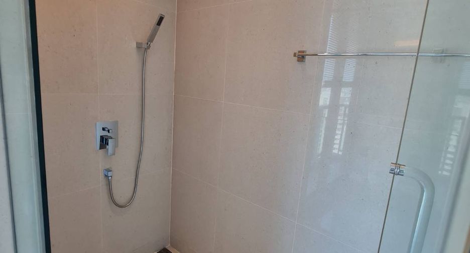 For rent そして for sale 4 ベッドルーム condo in Watthana, Bangkok
