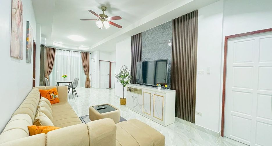 Reihenhaus zum Kauf mit 4 Zimmer in Bang Lamung, Chonburi