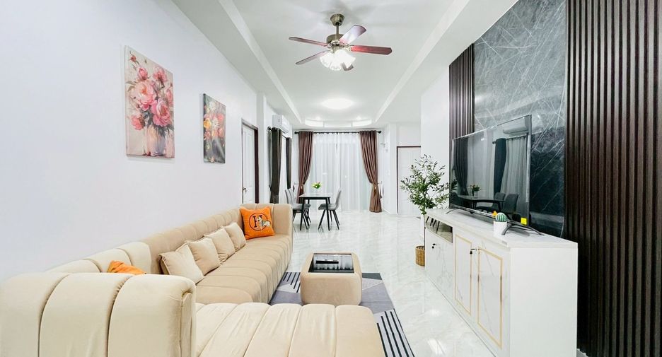 Reihenhaus zum Kauf mit 4 Zimmer in Bang Lamung, Chonburi
