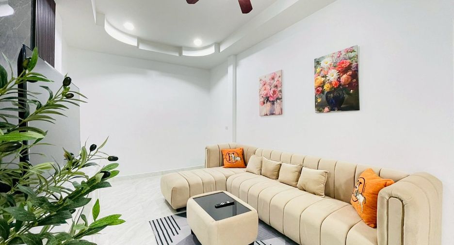 Reihenhaus zum Kauf mit 4 Zimmer in Bang Lamung, Chonburi