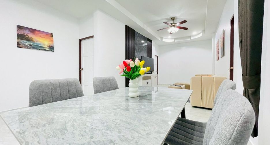 Reihenhaus zum Kauf mit 4 Zimmer in Bang Lamung, Chonburi