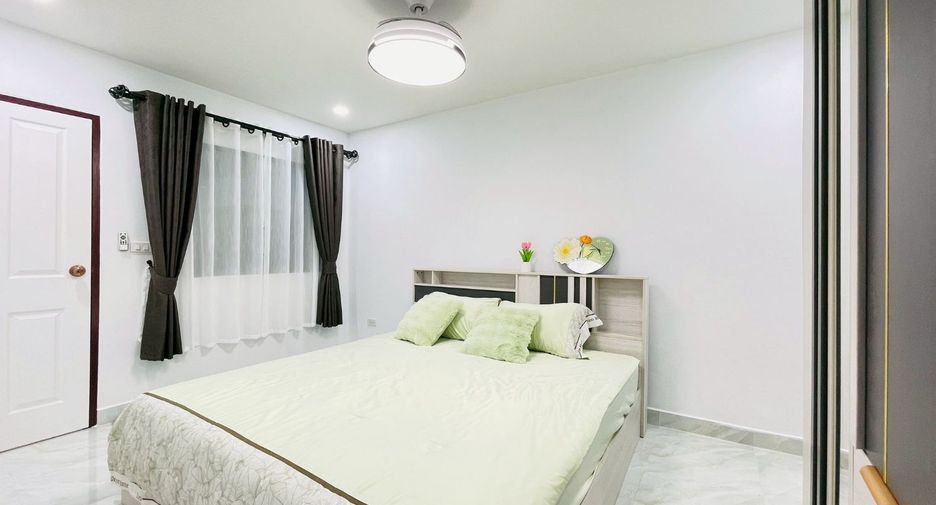 Reihenhaus zum Kauf mit 4 Zimmer in Bang Lamung, Chonburi