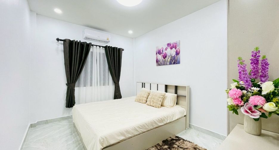 Reihenhaus zum Kauf mit 4 Zimmer in Bang Lamung, Chonburi