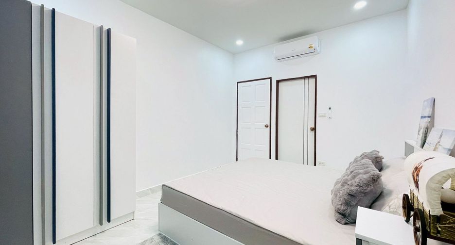 Reihenhaus zum Kauf mit 4 Zimmer in Bang Lamung, Chonburi