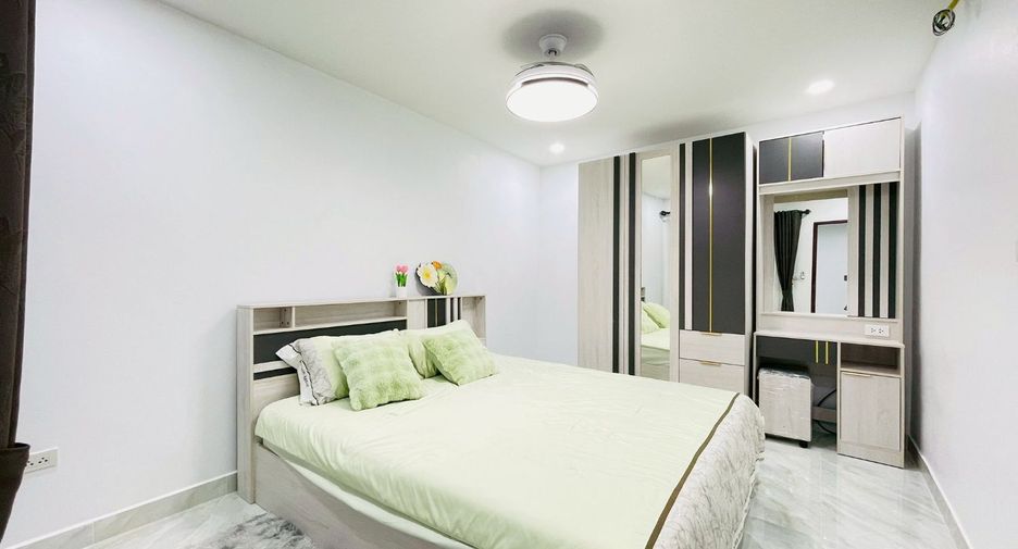 Reihenhaus zum Kauf mit 4 Zimmer in Bang Lamung, Chonburi