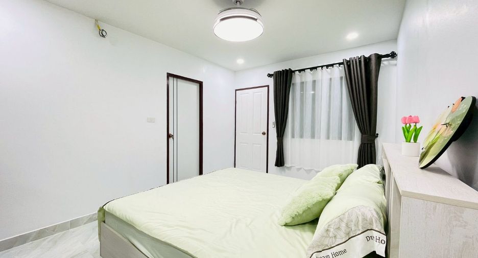 Reihenhaus zum Kauf mit 4 Zimmer in Bang Lamung, Chonburi