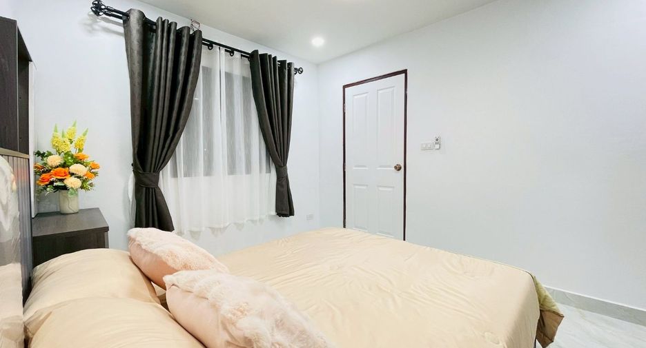 Reihenhaus zum Kauf mit 4 Zimmer in Bang Lamung, Chonburi