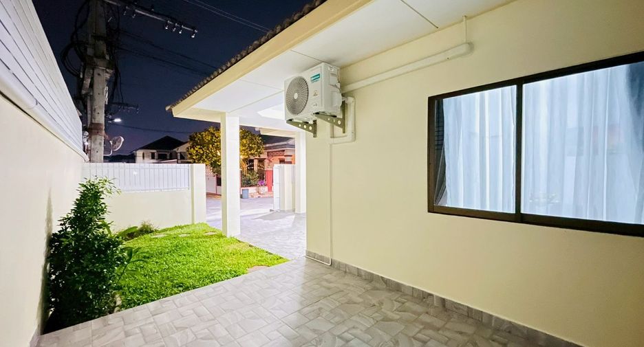 Reihenhaus zum Kauf mit 4 Zimmer in Bang Lamung, Chonburi