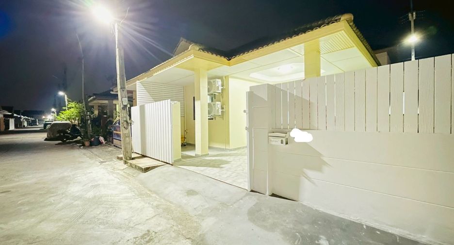Reihenhaus zum Kauf mit 4 Zimmer in Bang Lamung, Chonburi