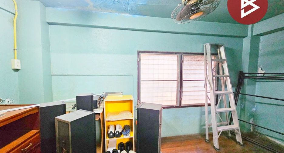 For sale 3 bedrooms retail Space in Yan Nawa, Bangkok
