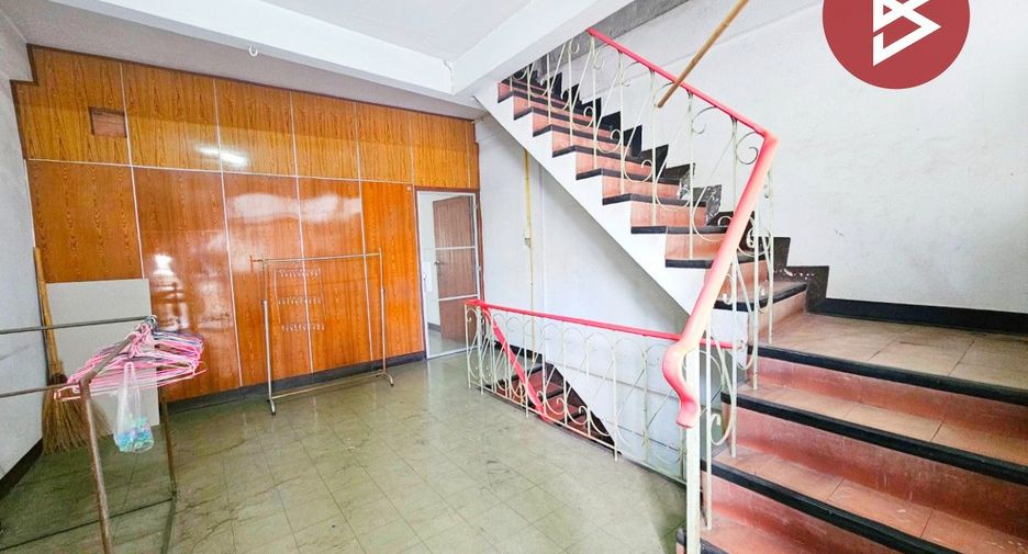 For sale 3 bedrooms retail Space in Yan Nawa, Bangkok