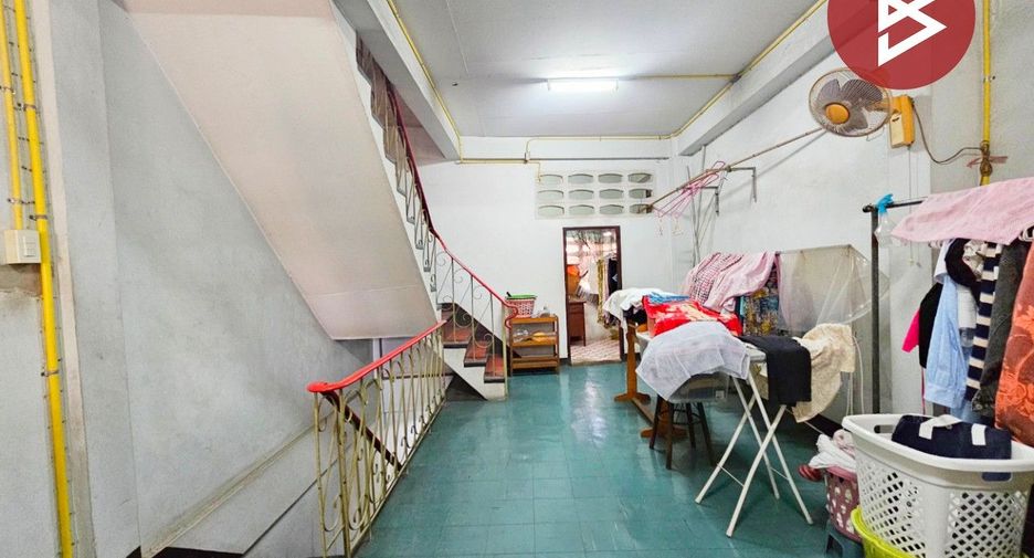 For sale 3 bedrooms retail Space in Yan Nawa, Bangkok
