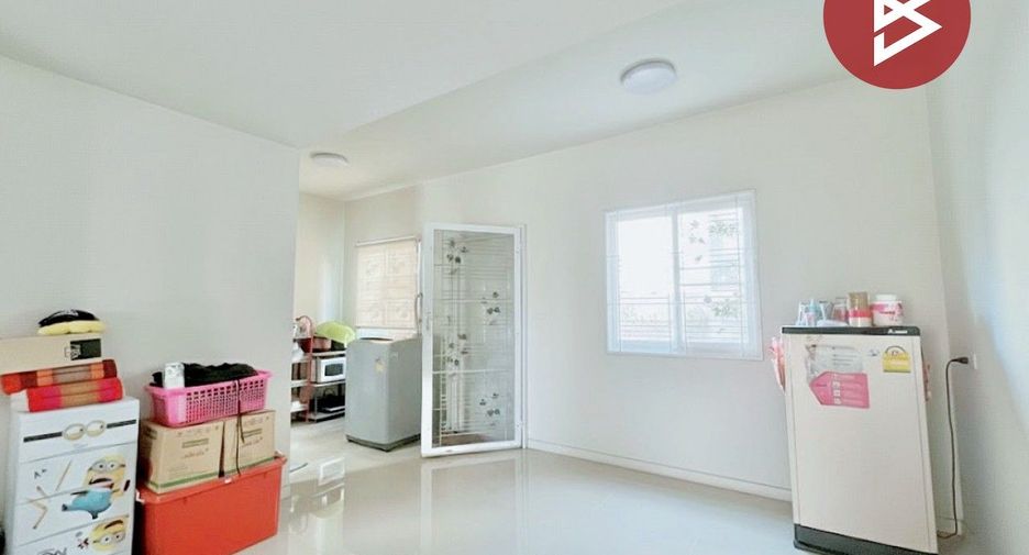 Reihenhaus zum Kauf mit 3 Zimmer in Lat Krabang, Bangkok
