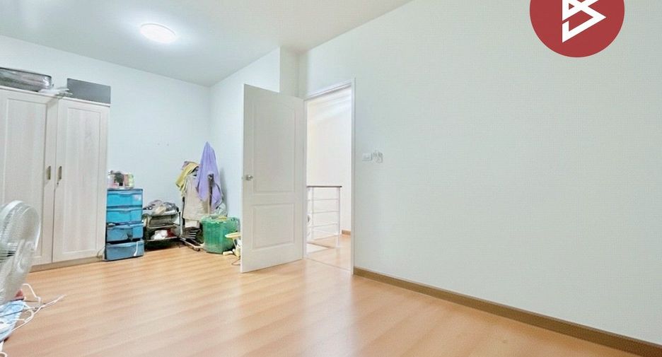 Reihenhaus zum Kauf mit 3 Zimmer in Lat Krabang, Bangkok