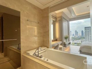 Condo en venta de 2 habitaciones en Khlong Toei, Bangkok