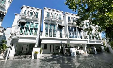 Haus zur Miete mit 4 Zimmer in Watthana, Bangkok