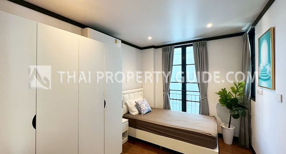 Haus zur Miete mit 4 Zimmer in Watthana, Bangkok