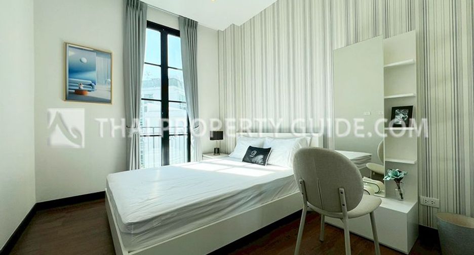 Haus zur Miete mit 4 Zimmer in Watthana, Bangkok