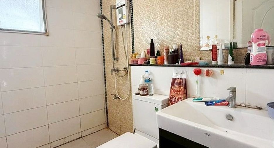 For sale 3 bedrooms house in Lat Krabang, Bangkok