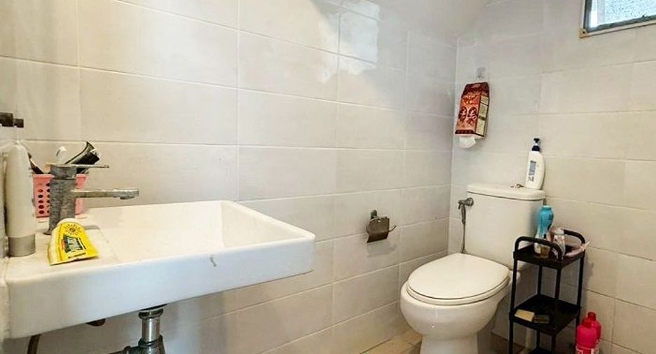 For sale 3 bedrooms house in Lat Krabang, Bangkok