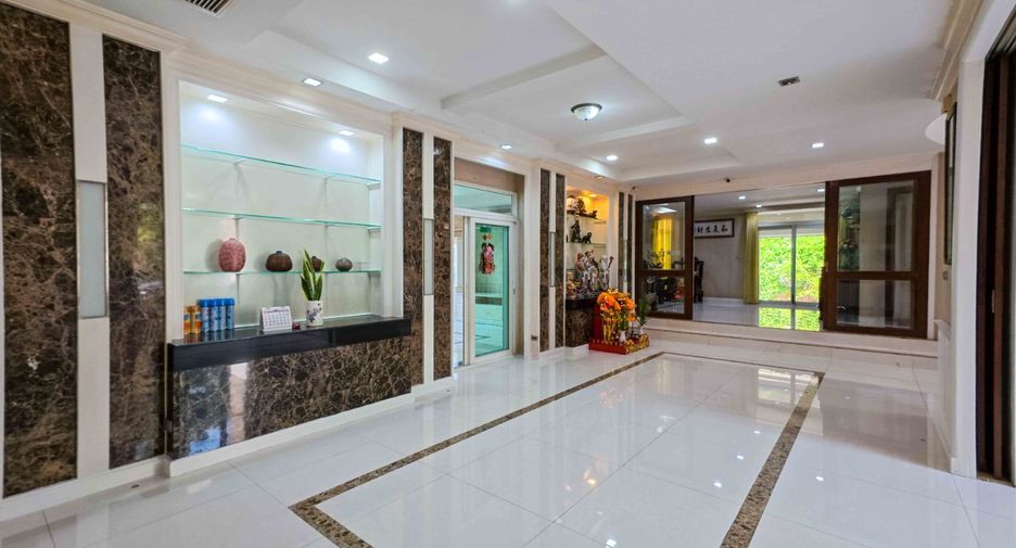 For rent 5 bedrooms house in Chom Thong, Bangkok