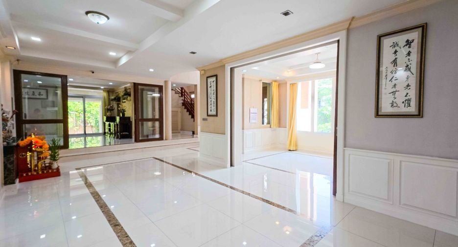 For rent 5 bedrooms house in Chom Thong, Bangkok