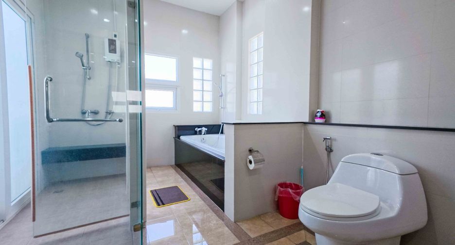 For rent 5 bedrooms house in Chom Thong, Bangkok